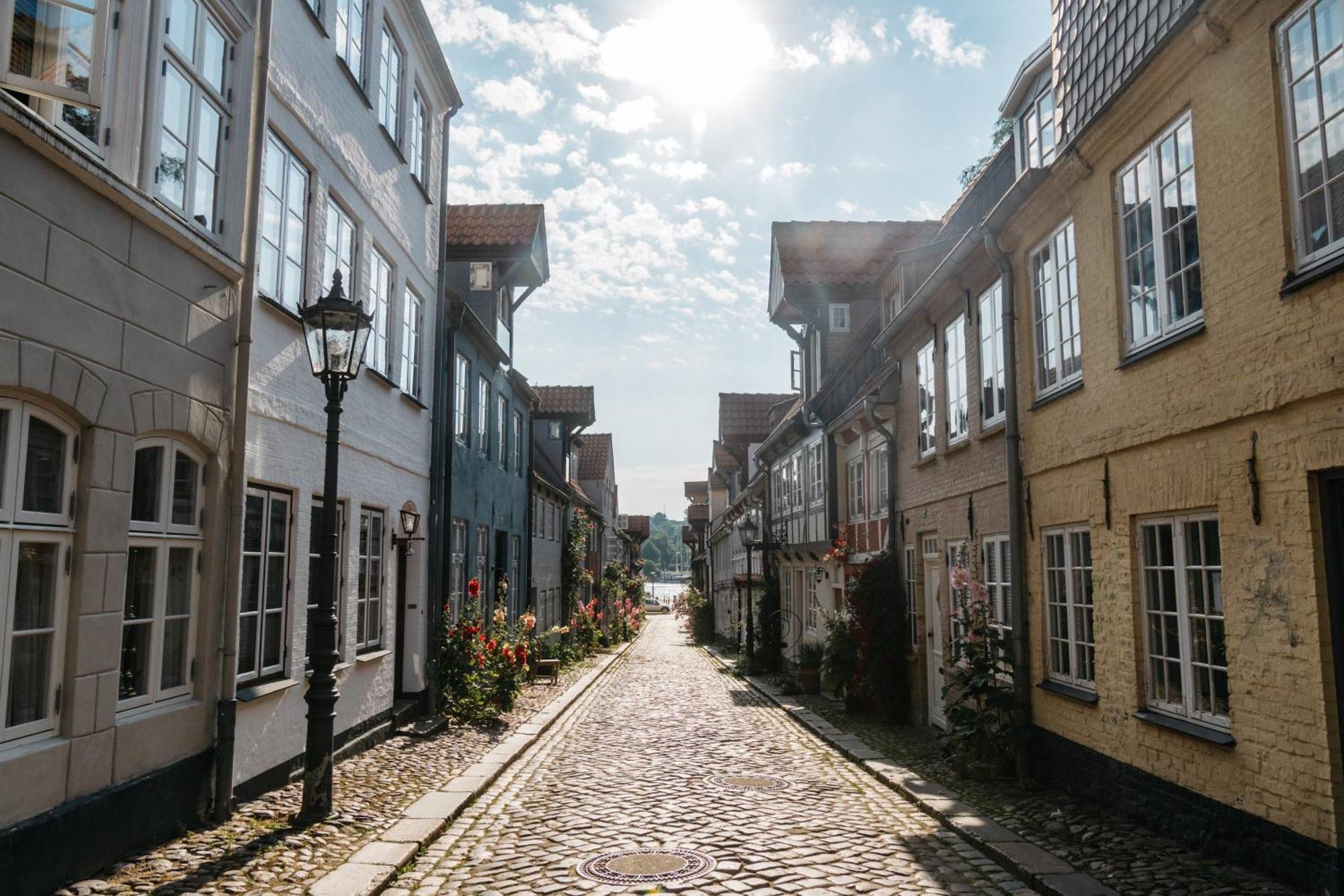 Grosses Apartment Mit 2 Balkonen Zentral Am Nordertor Flensburg Ngoại thất bức ảnh