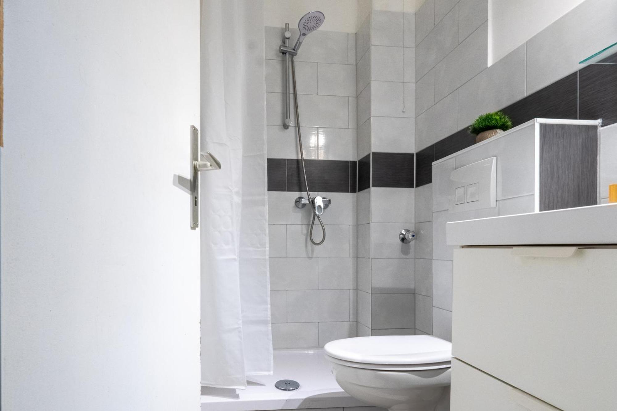 Grosses Apartment Mit 2 Balkonen Zentral Am Nordertor Flensburg Ngoại thất bức ảnh